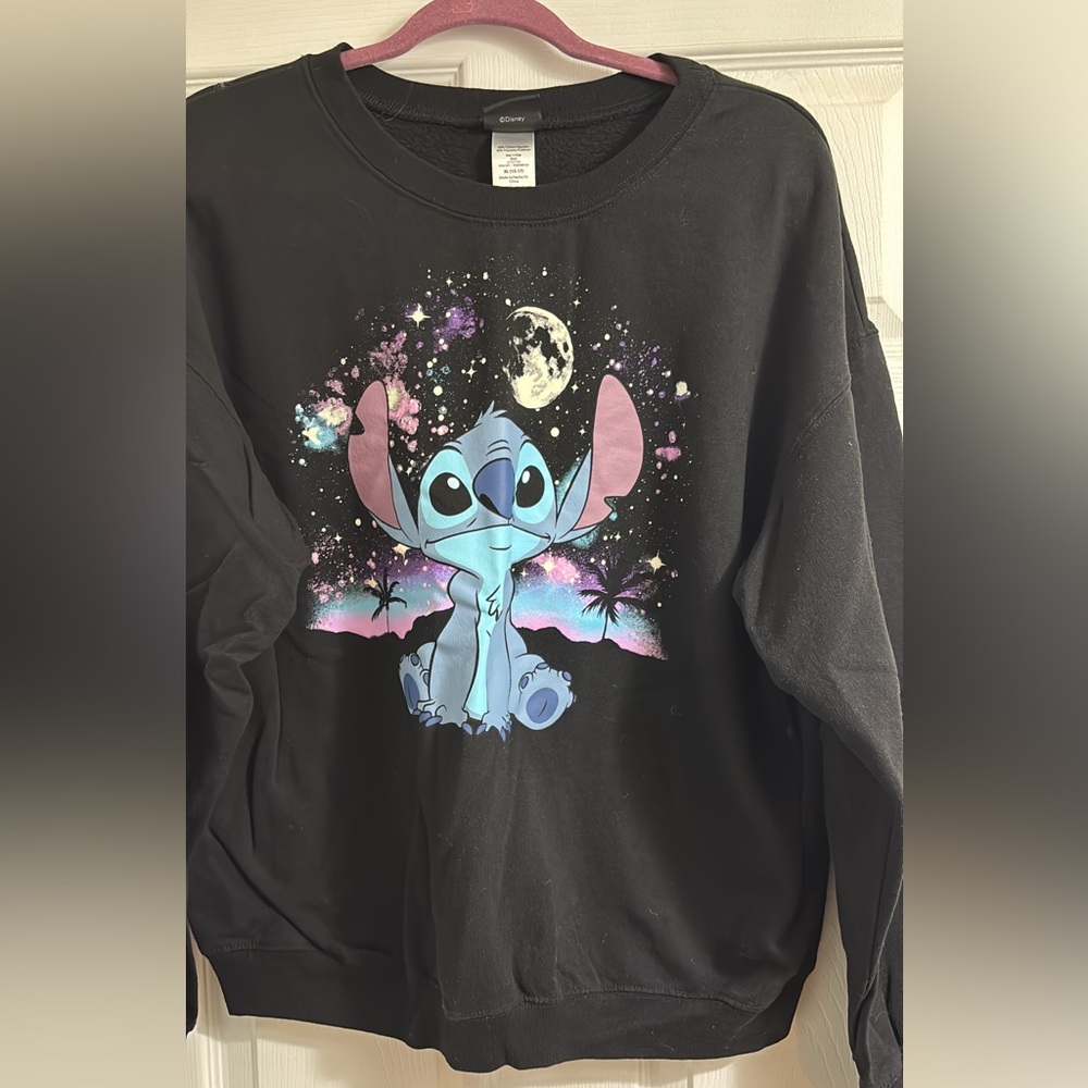 Women Black Graphic Crewneck